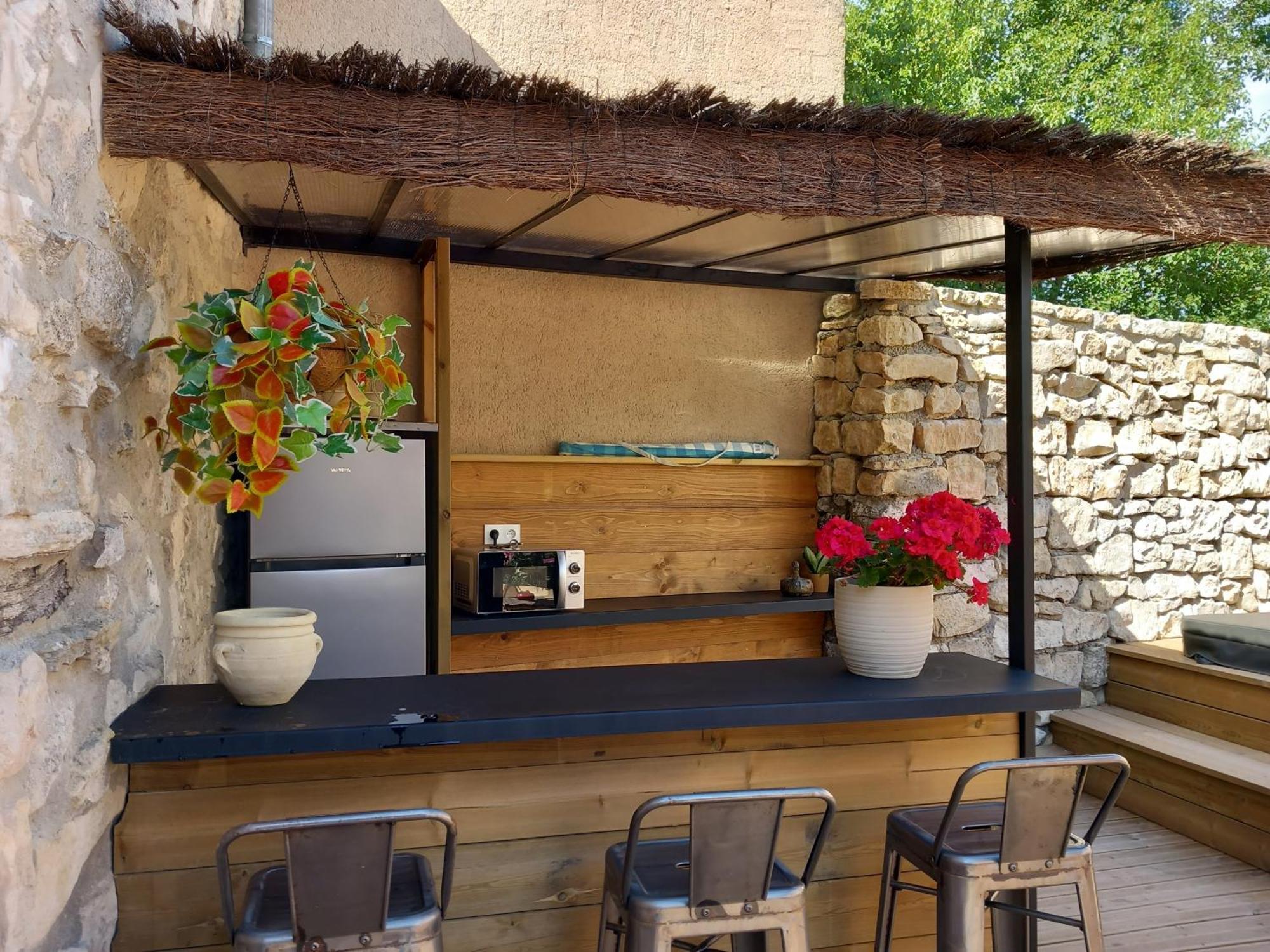 Chez Daniele Chambre Avec Jacuzzi Et Terrasse Privee Murs  Esterno foto