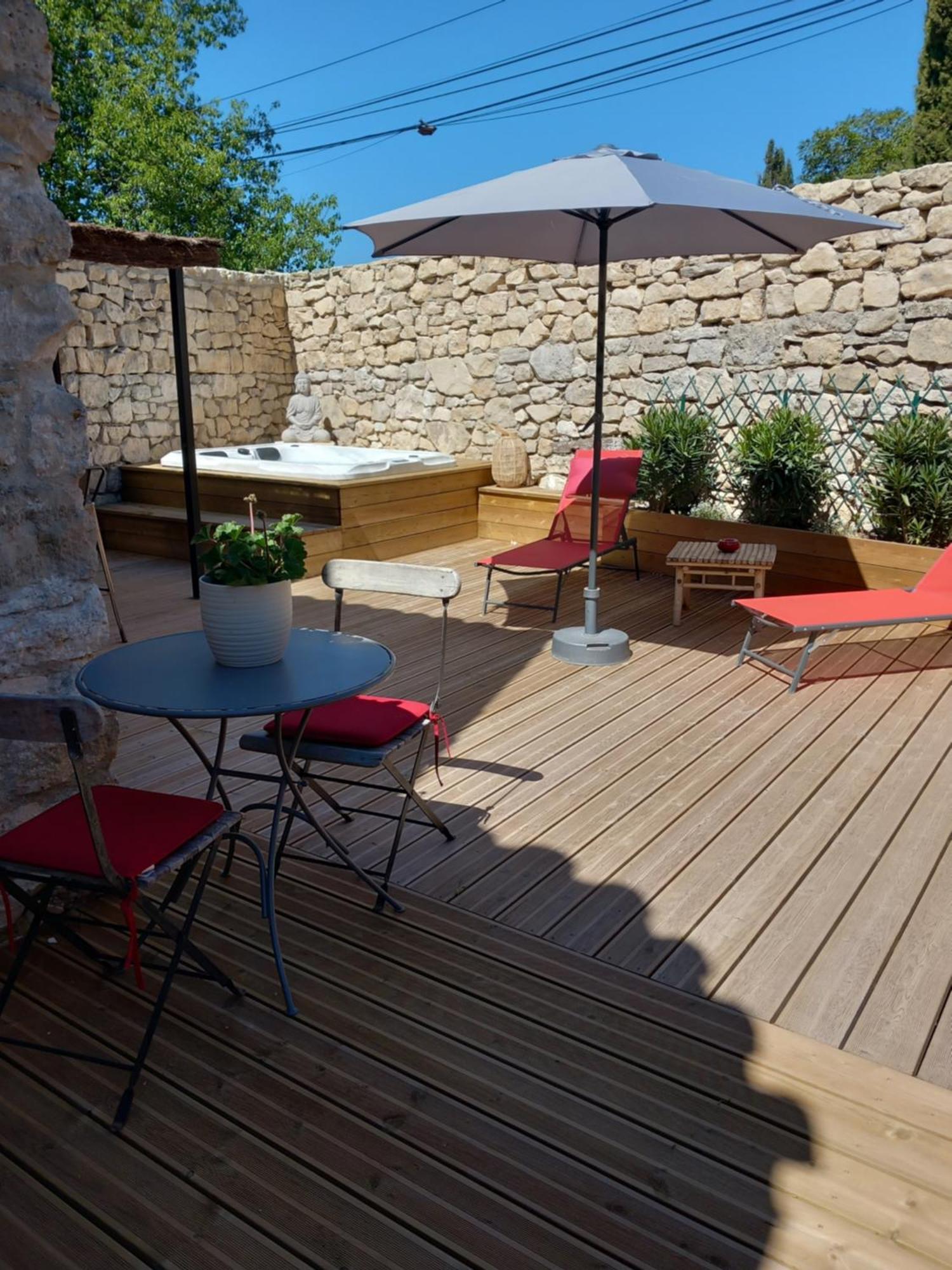 Chez Daniele Chambre Avec Jacuzzi Et Terrasse Privee Murs  Esterno foto